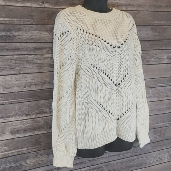 Ivory Cable Knit Sweater Size M/L - Picture 7 of 16